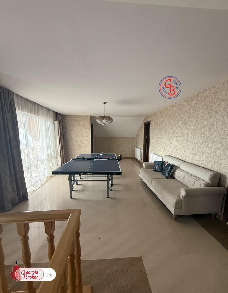 იყიდება ახალი გარემონტებული 6 ოთახიანი სახლი