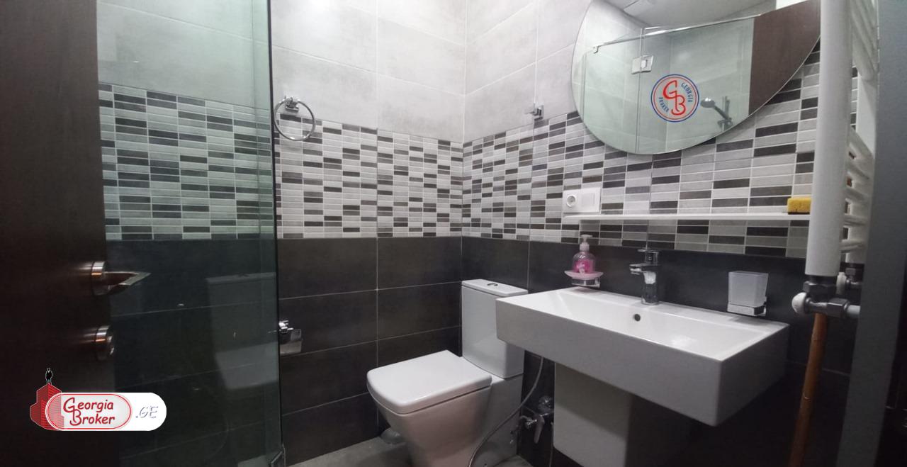 продается квартира с новым ремонтом 2-комнаты