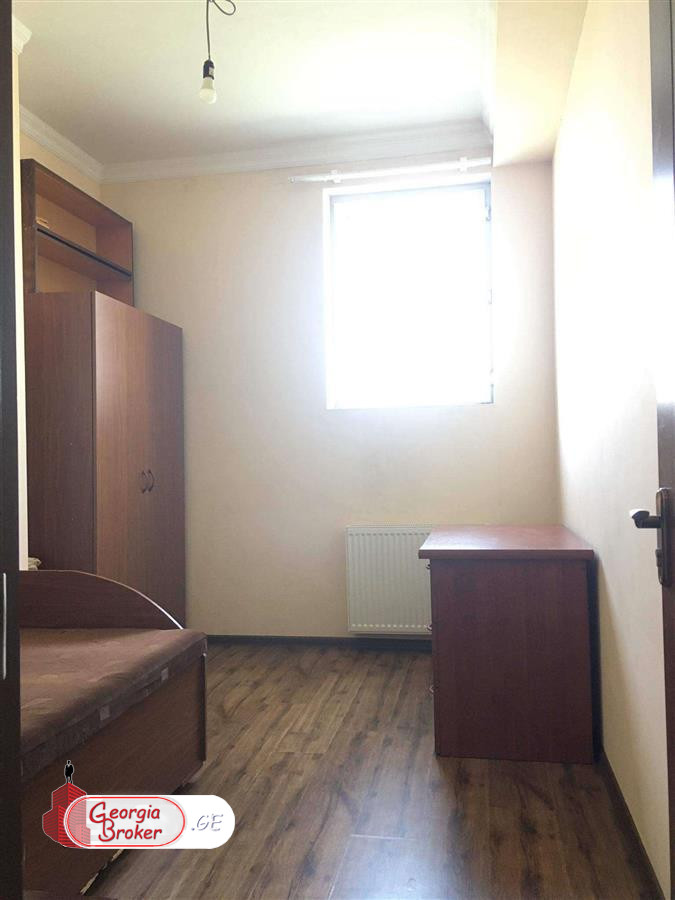 nearly repaired 4-room apartment for rent