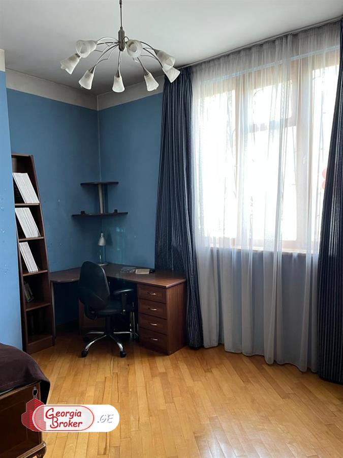 nearly repaired 5-room apartment for sale