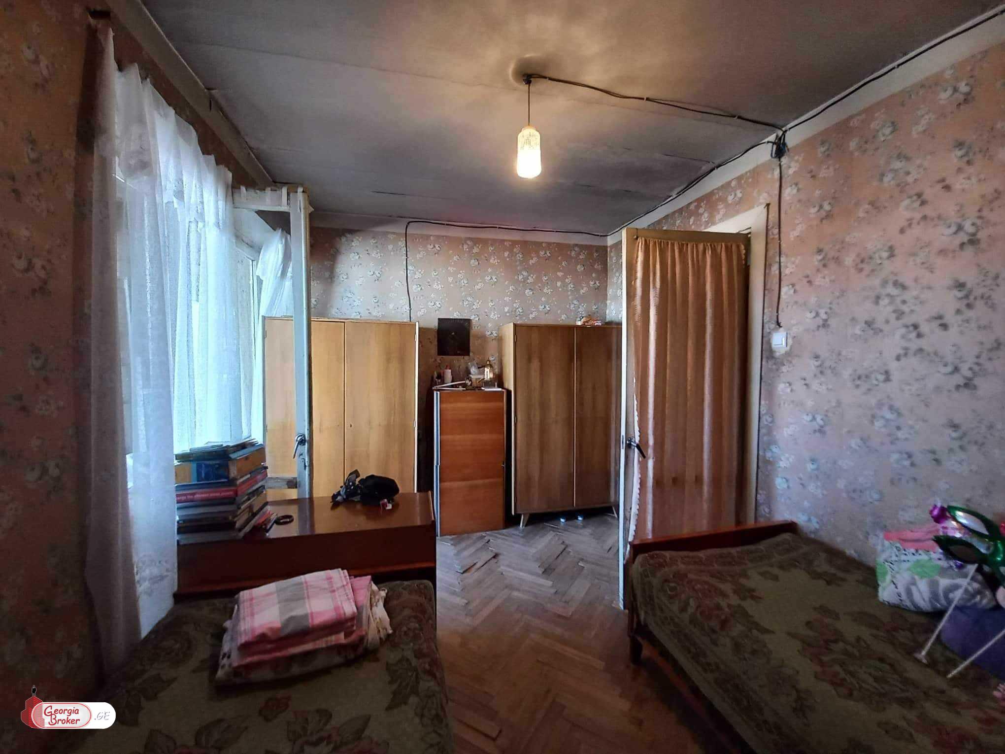 nearly repaired 3-room apartment for sale