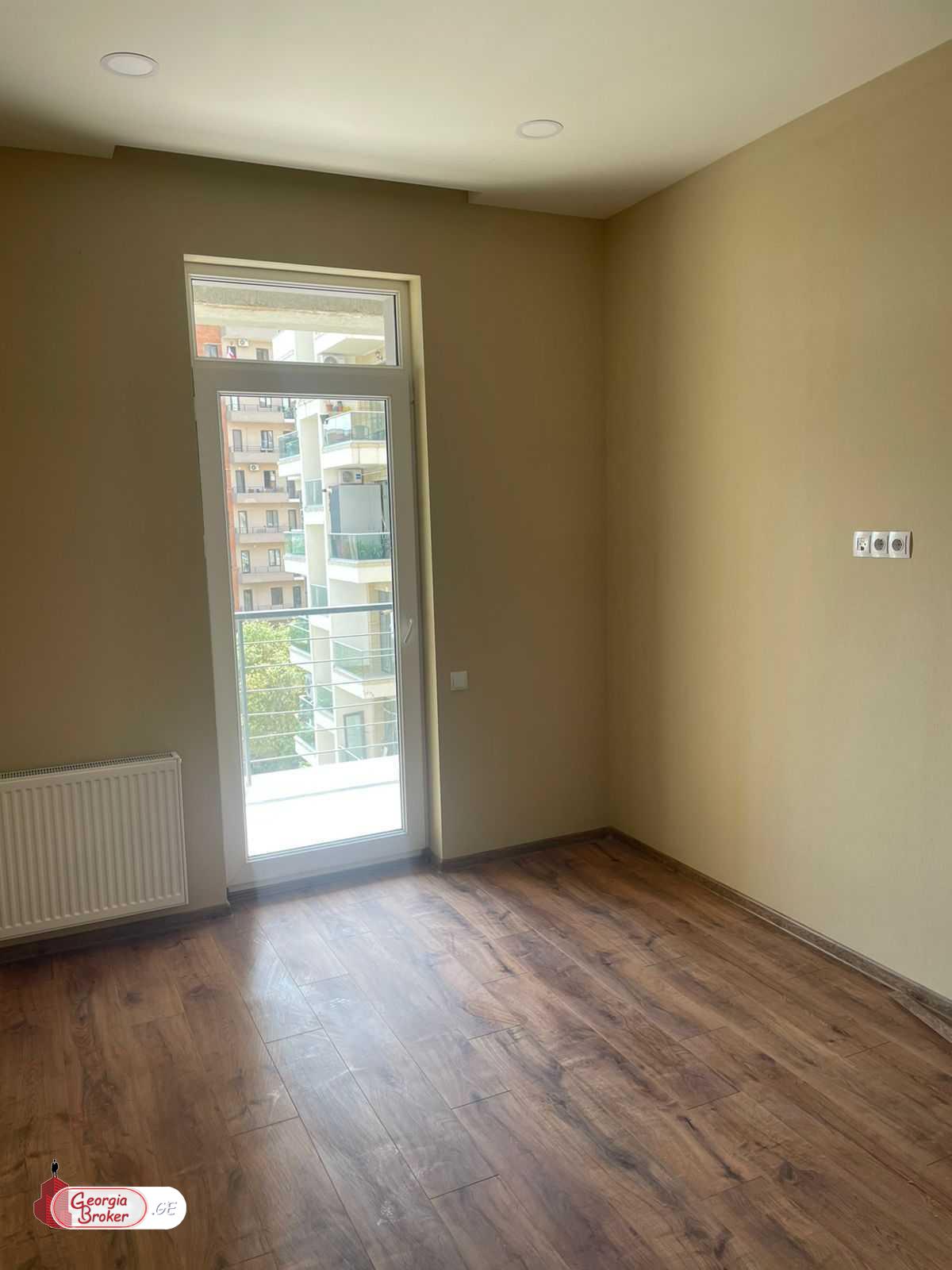 nearly repaired 2-room apartment for sale