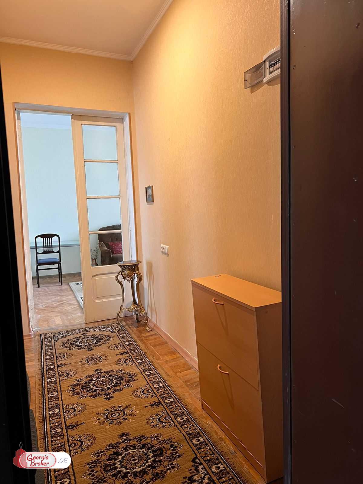 nearly repaired 2-room apartment for rent