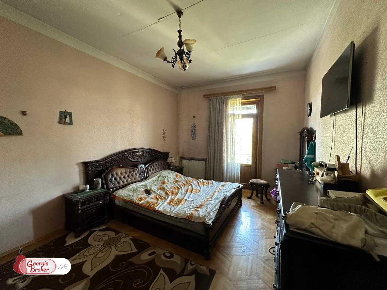 nearly repaired 5-room apartment for sale