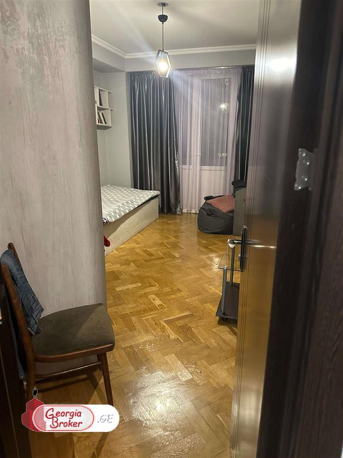 nearly repaired 3-room apartment for sale