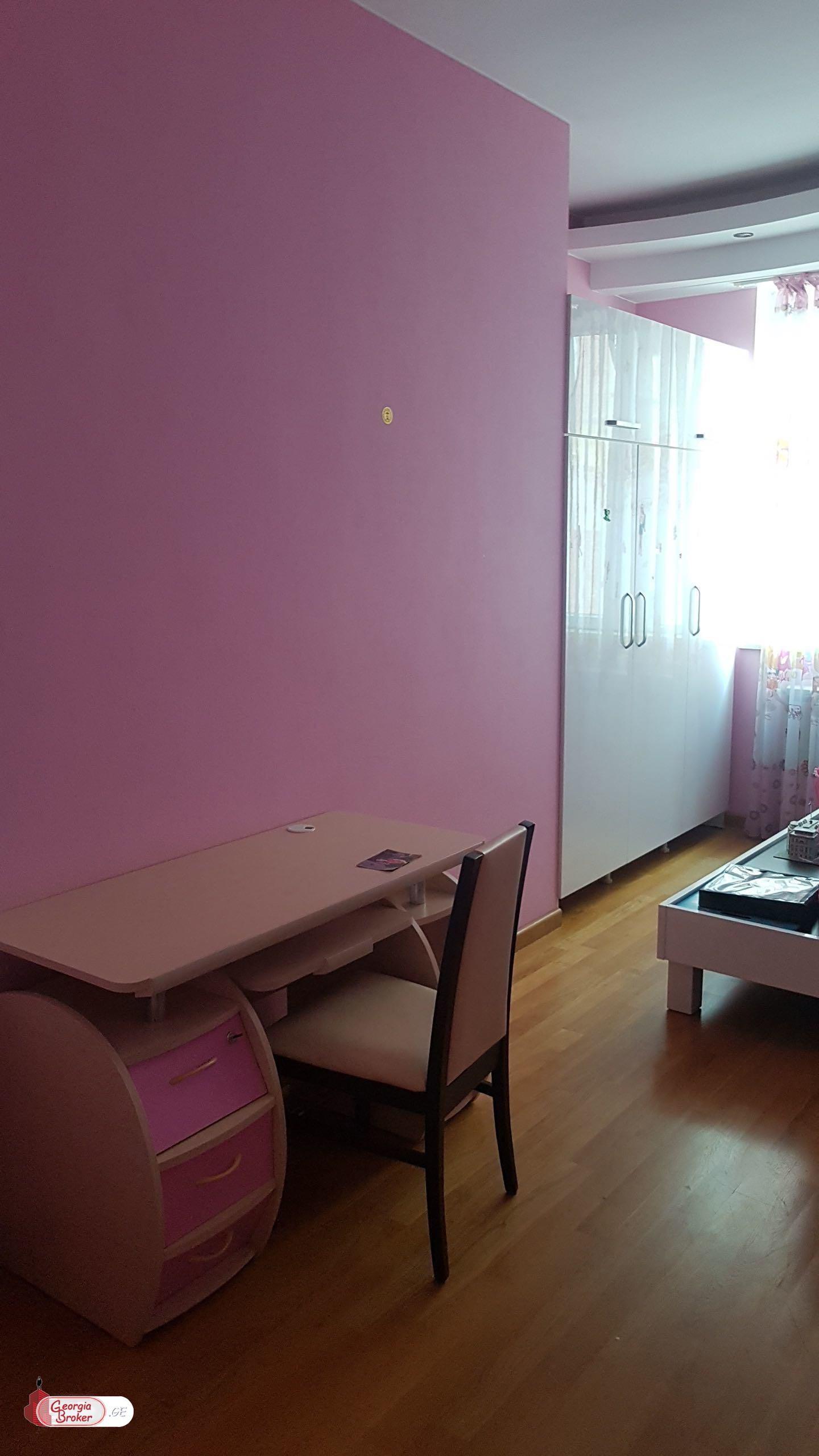 nearly repaired 3-room apartment for sale