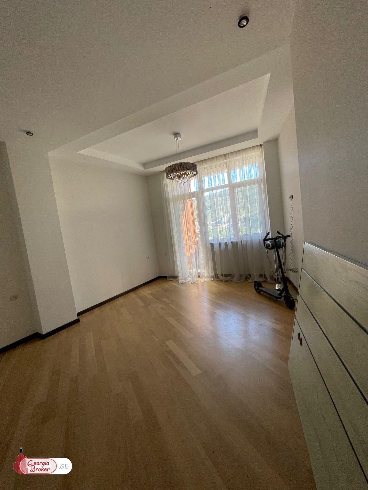 nearly repaired 3-room apartment for sale