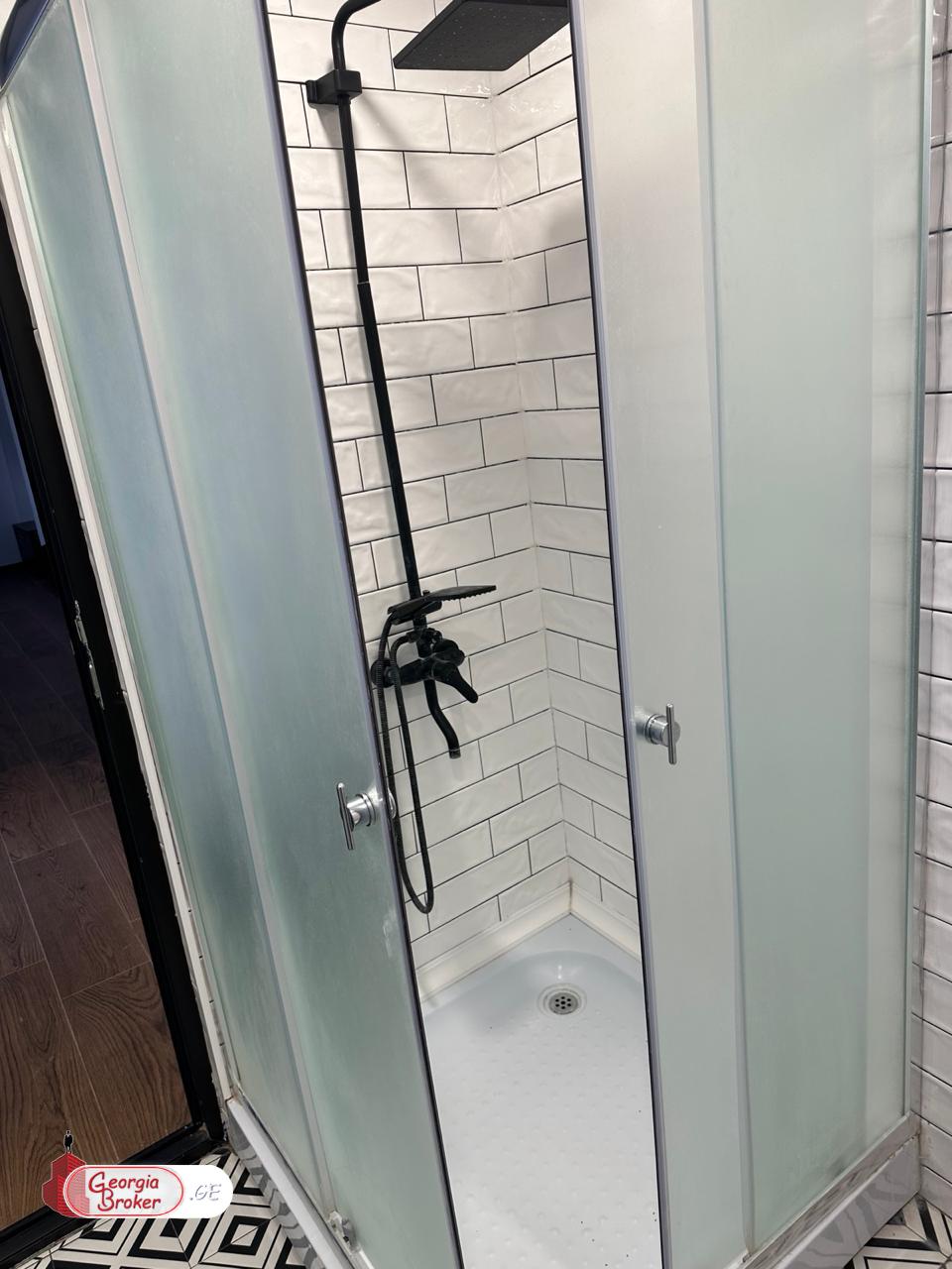 იყიდება ახალი გარემონტებული 3 ოთახიანი ბინა