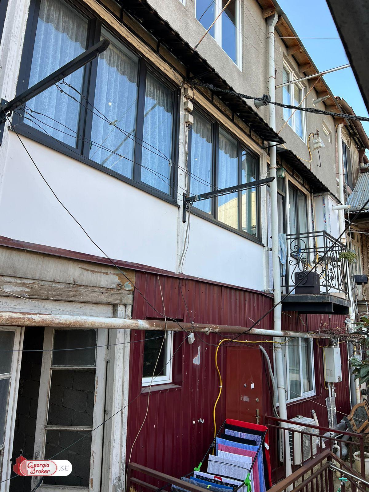 იყიდება ახალი გარემონტებული 3 ოთახიანი ბინა