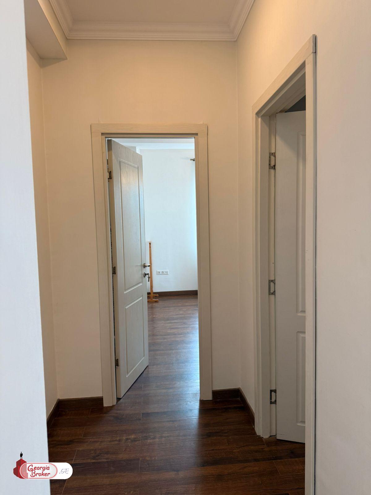 იყიდება ახალი გარემონტებული 3 ოთახიანი ბინა