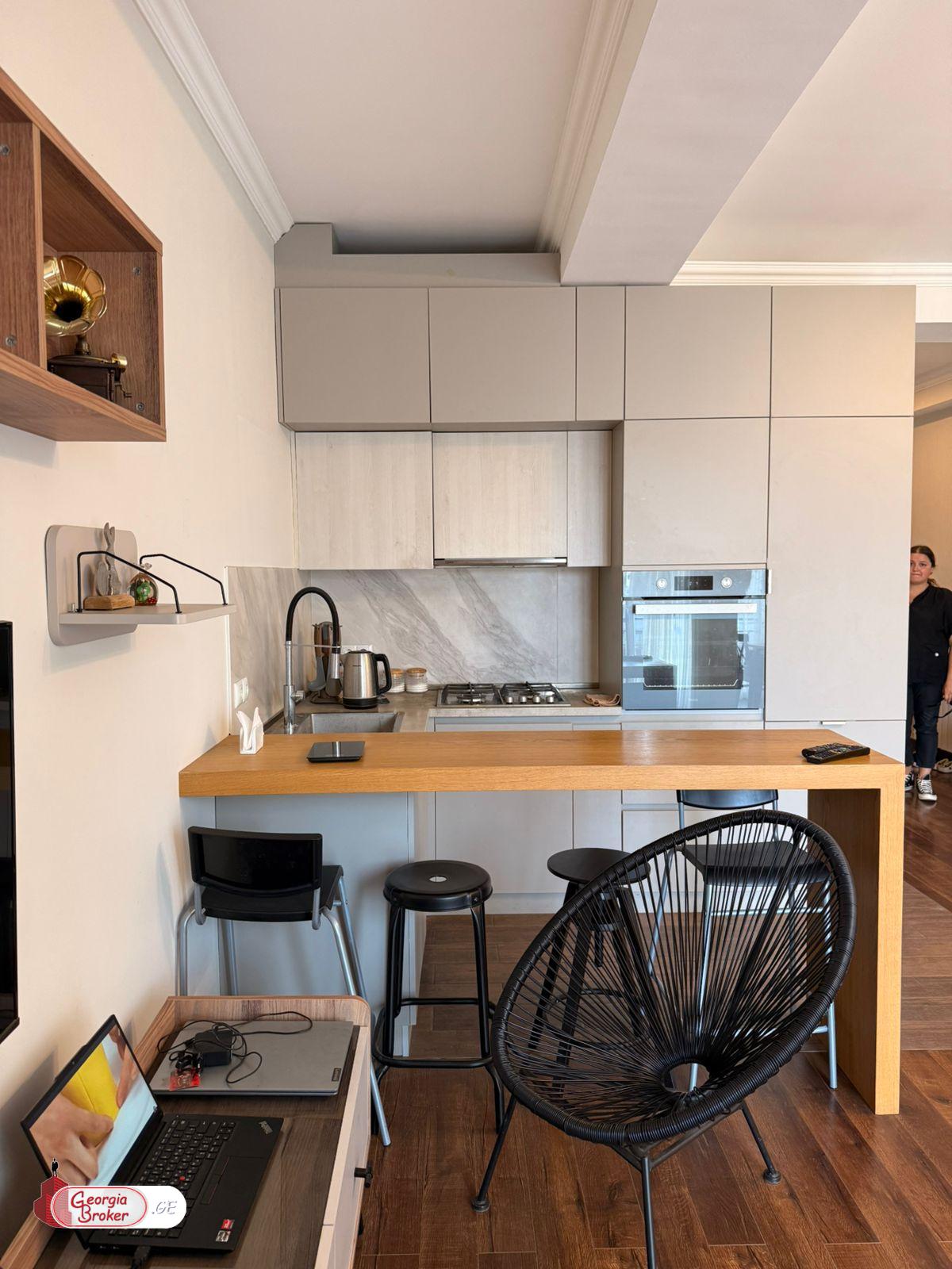 იყიდება ახალი გარემონტებული 3 ოთახიანი ბინა