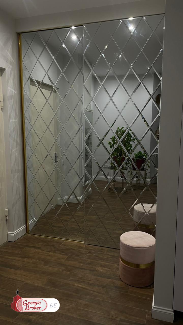 იყიდება ახალი გარემონტებული 4 ოთახიანი ბინა