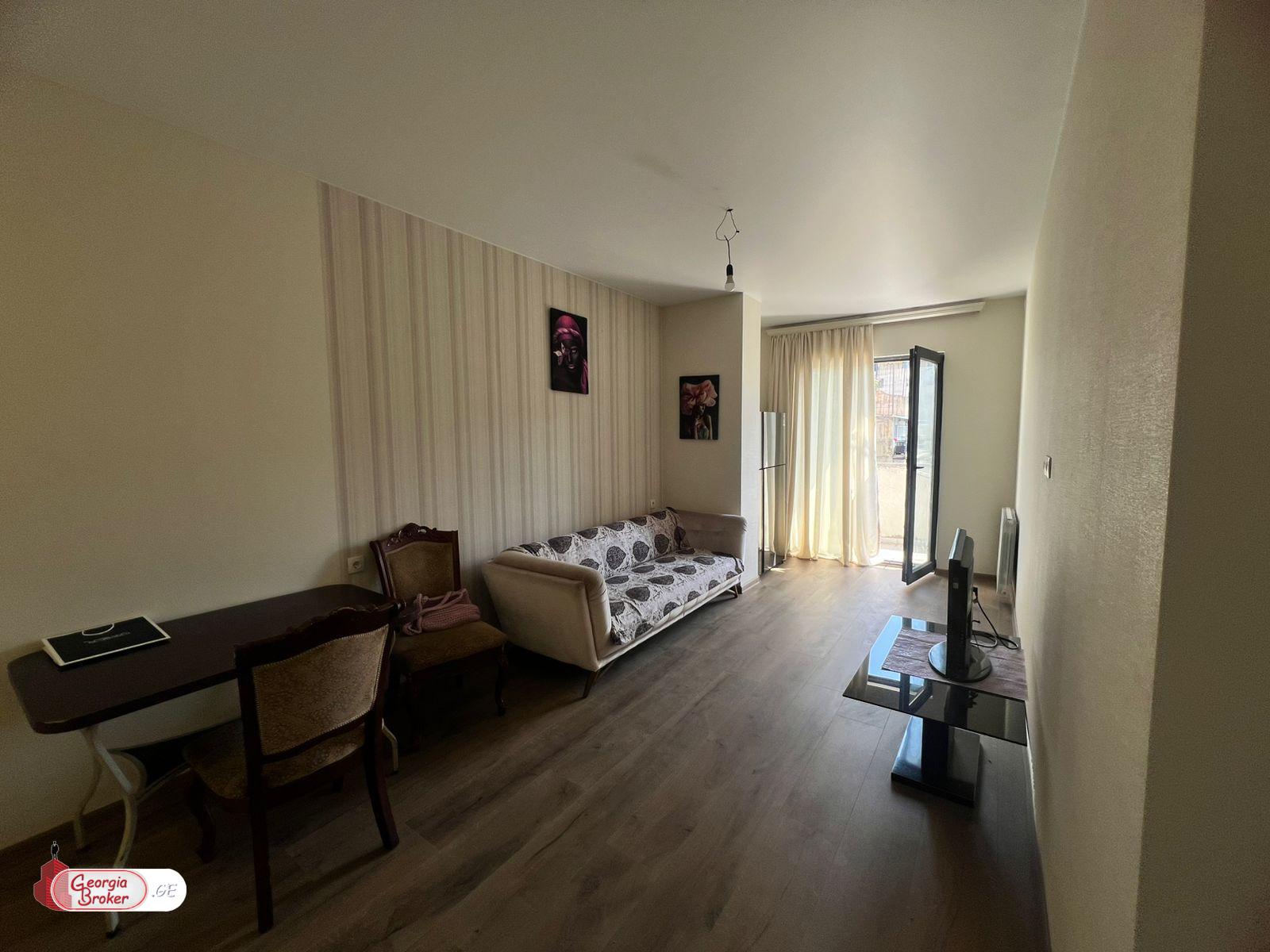 продается квартира с новым ремонтом 3-комнаты