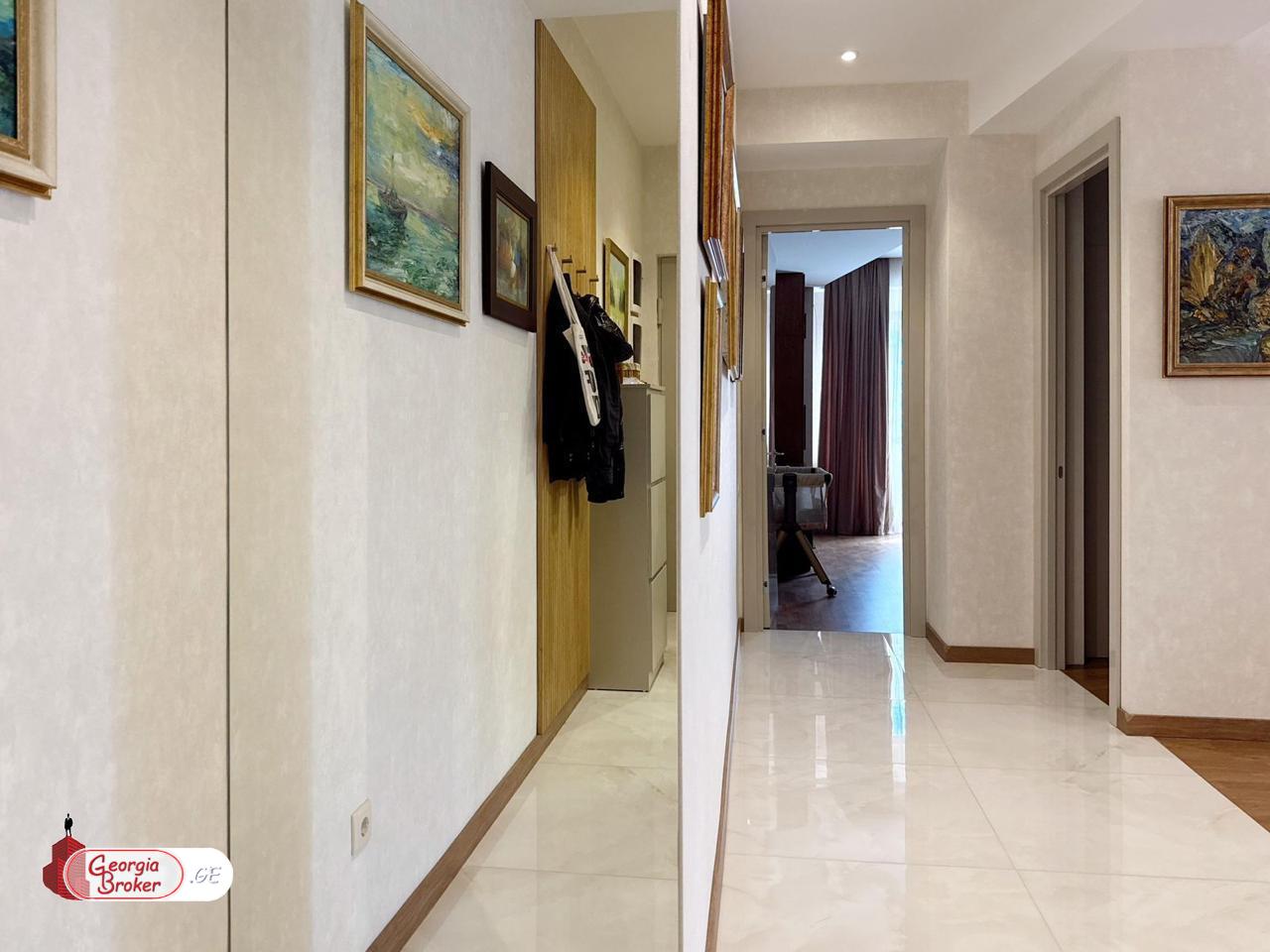 იყიდება ახალი გარემონტებული 3 ოთახიანი ბინა