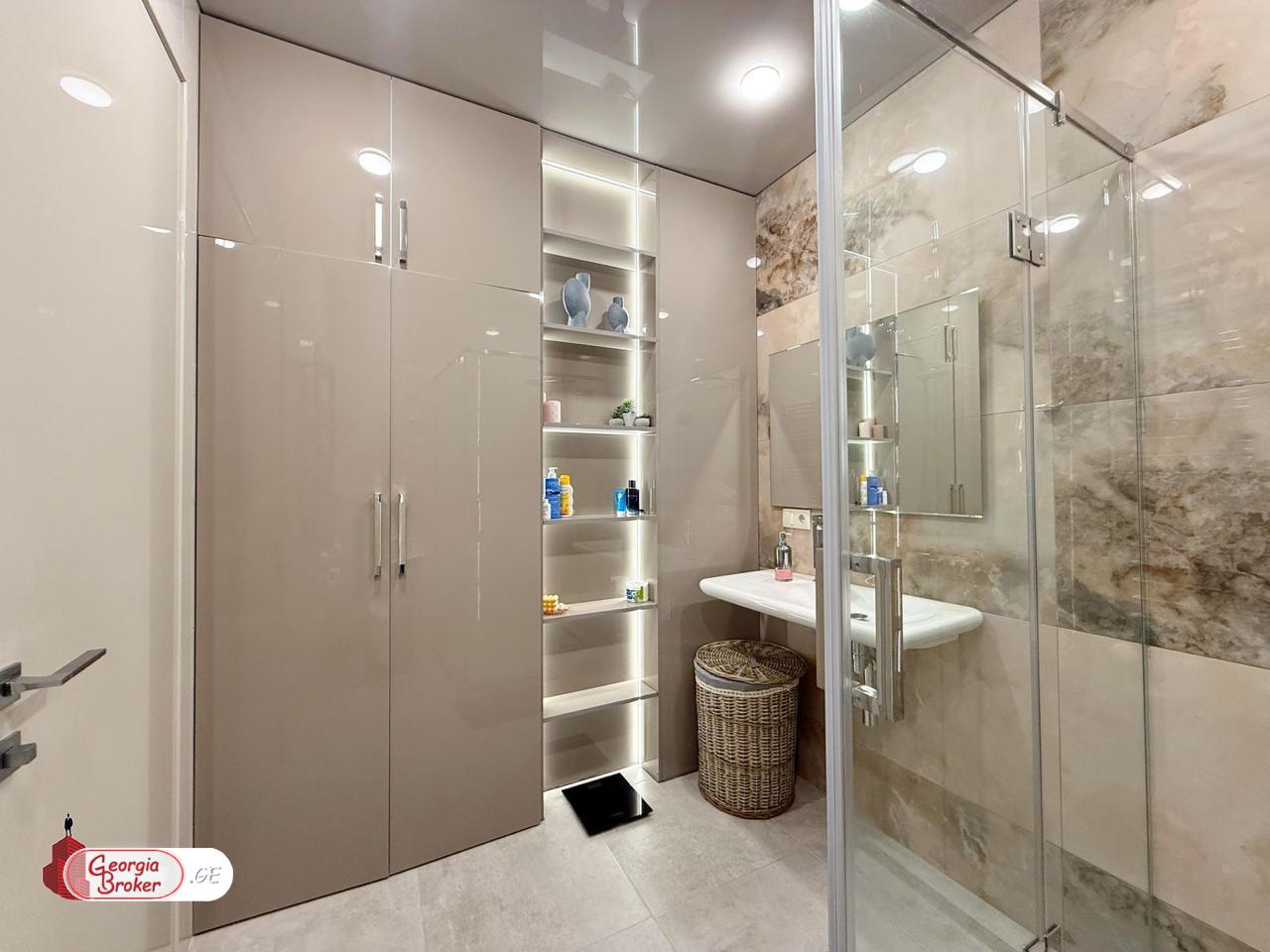 იყიდება ახალი გარემონტებული 3 ოთახიანი ბინა