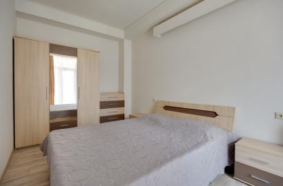 იყიდება ახალი გარემონტებული 2 ოთახიანი ბინა