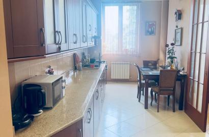 იყიდება ახალი გარემონტებული 4 ოთახიანი ბინა