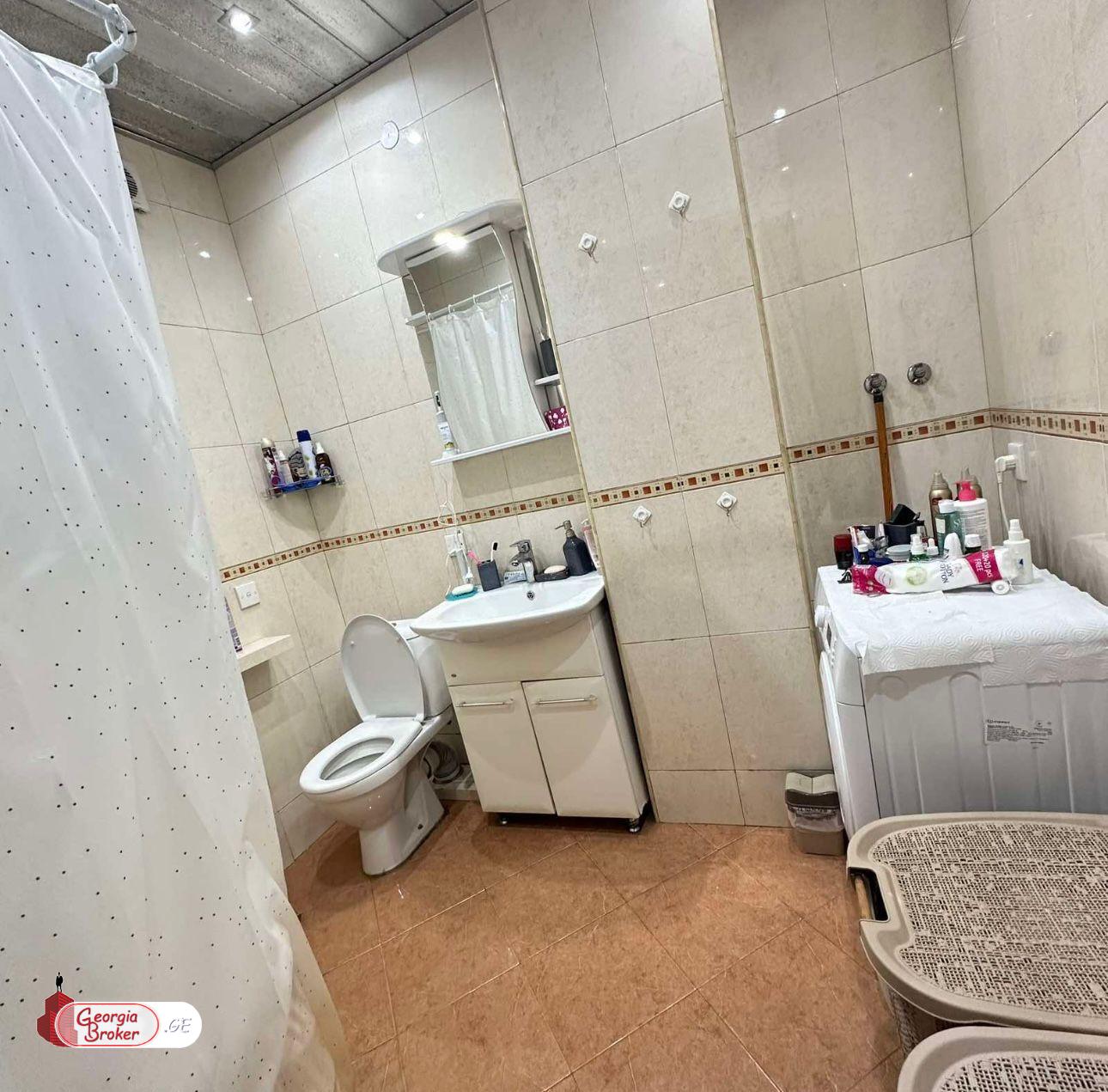 იყიდება ახალი გარემონტებული 4 ოთახიანი ბინა