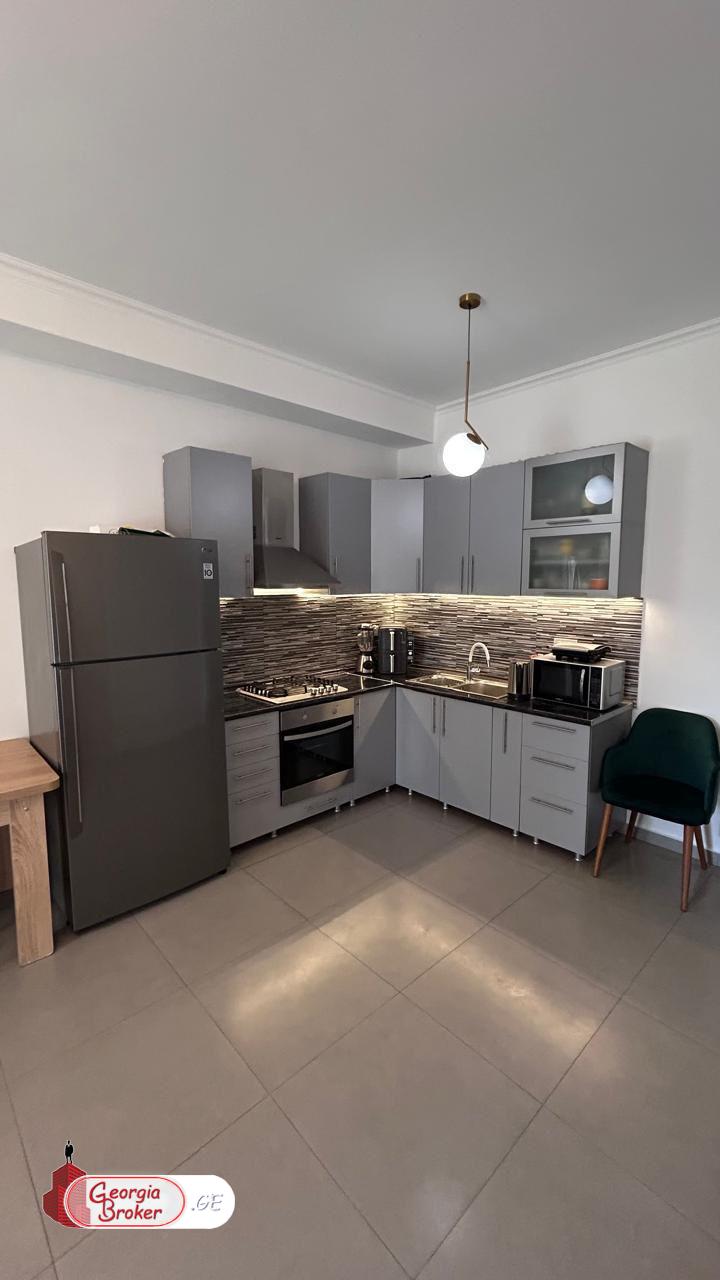 იყიდება ახალი გარემონტებული 3 ოთახიანი ბინა