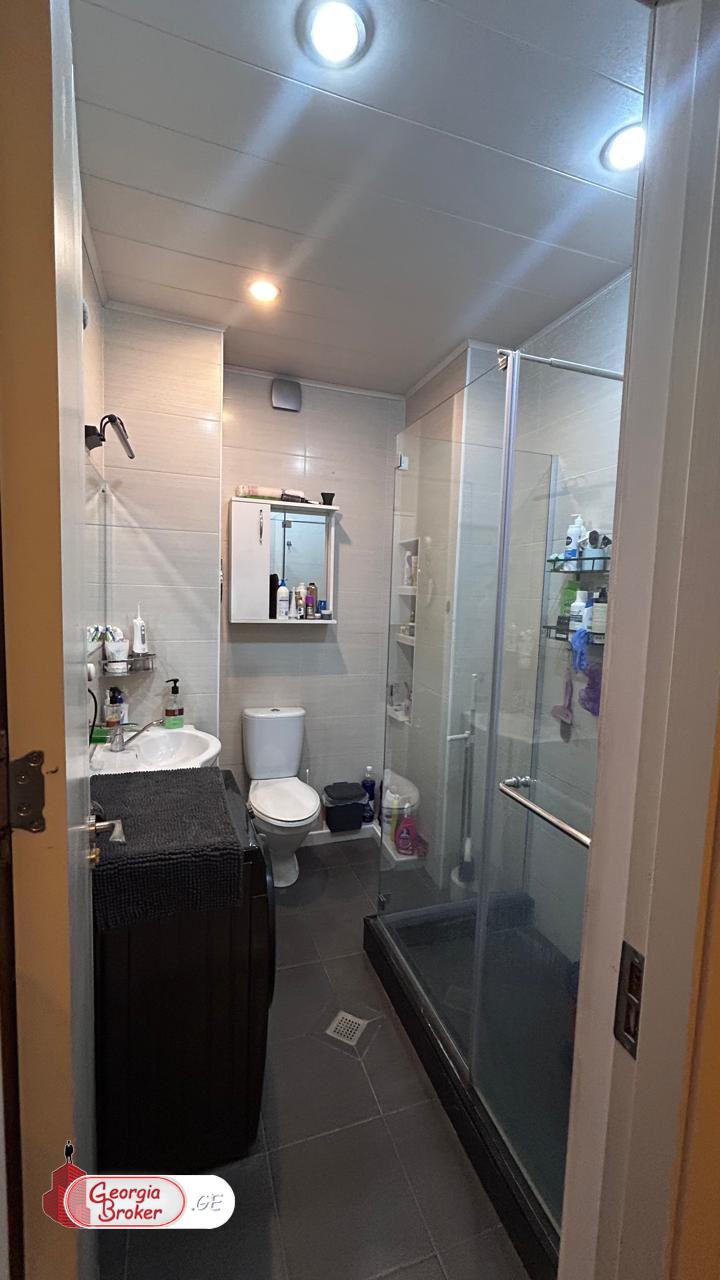 იყიდება ახალი გარემონტებული 3 ოთახიანი ბინა