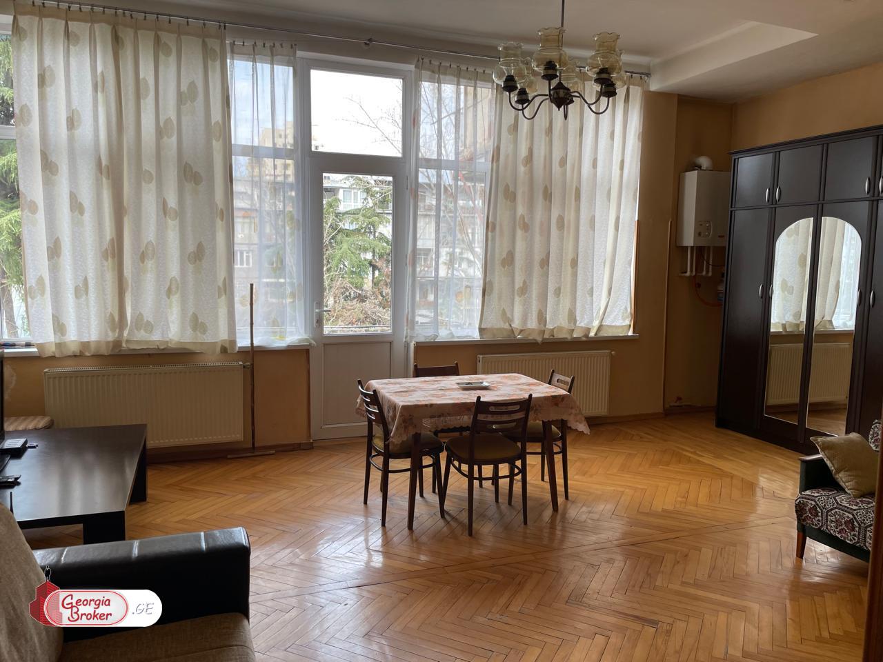 იყიდება ახალი გარემონტებული 4 ოთახიანი ბინა