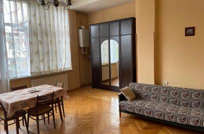 იყიდება ახალი გარემონტებული 4 ოთახიანი ბინა