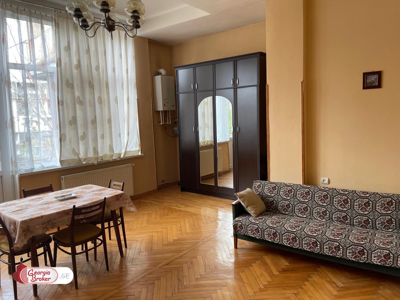 იყიდება ახალი გარემონტებული 4 ოთახიანი ბინა