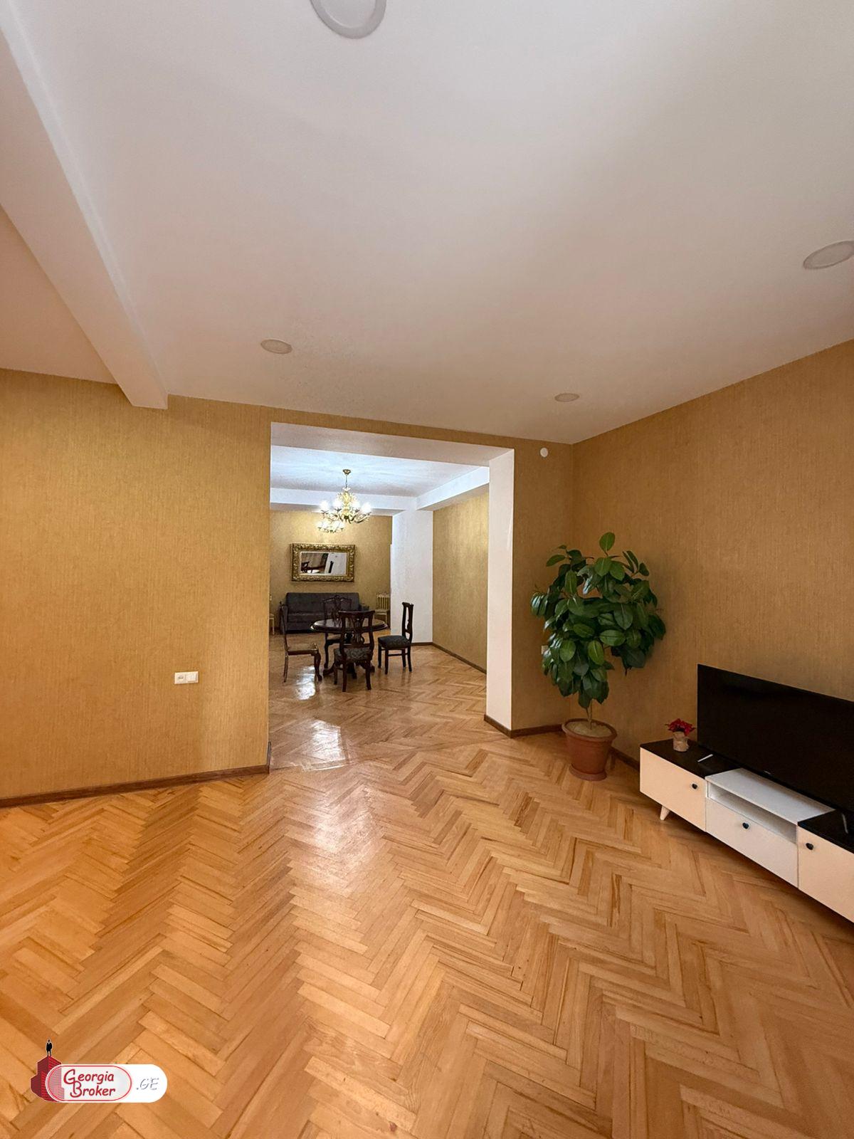 იყიდება ახალი გარემონტებული 4 ოთახიანი ბინა