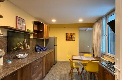 იყიდება ახალი გარემონტებული 4 ოთახიანი ბინა