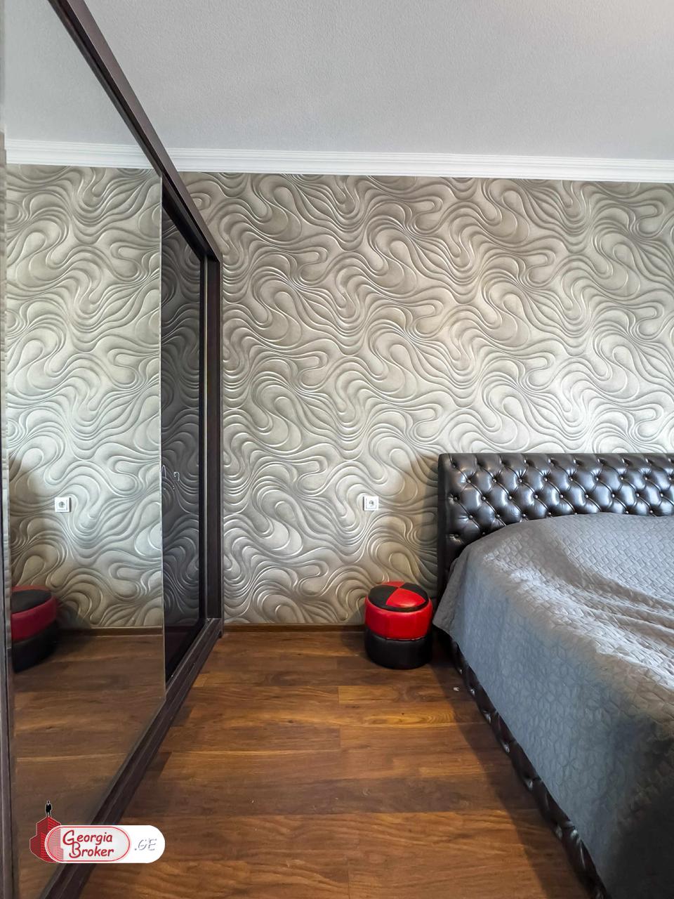 продается квартира с новым ремонтом 3-комнаты