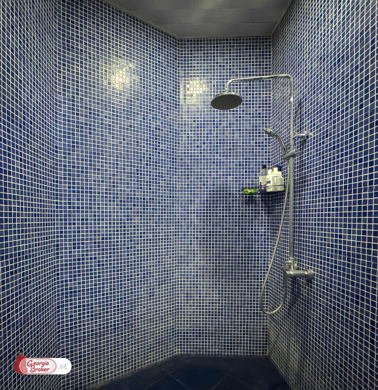 продается квартира с новым ремонтом 3-комнаты