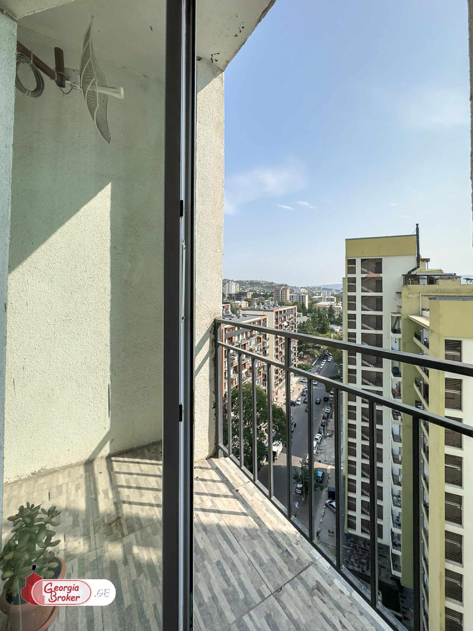 продается квартира с новым ремонтом 3-комнаты