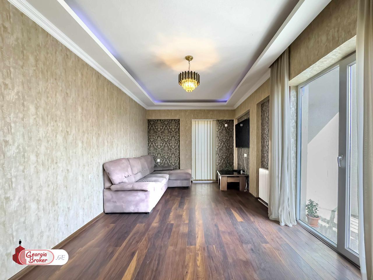 продается квартира с новым ремонтом 3-комнаты