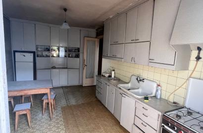 იყიდება ახალი გარემონტებული 5 ოთახიანი ბინა