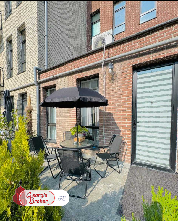 იყიდება ახალი გარემონტებული 4 ოთახიანი ბინა