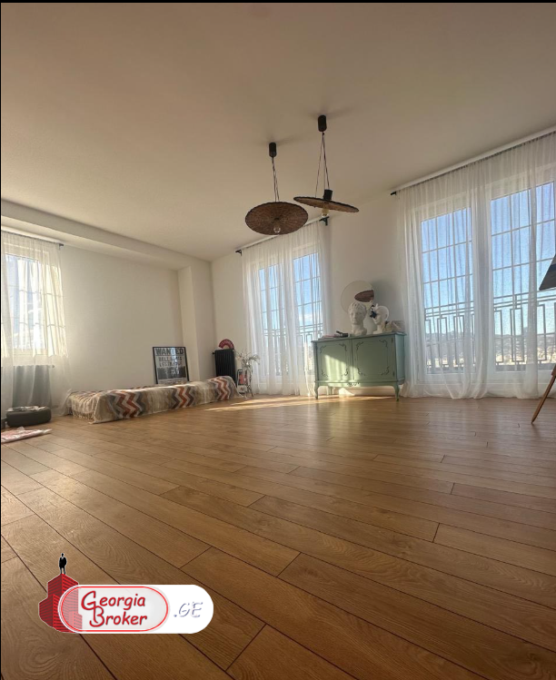 იყიდება ახალი გარემონტებული 5 ოთახიანი ბინა