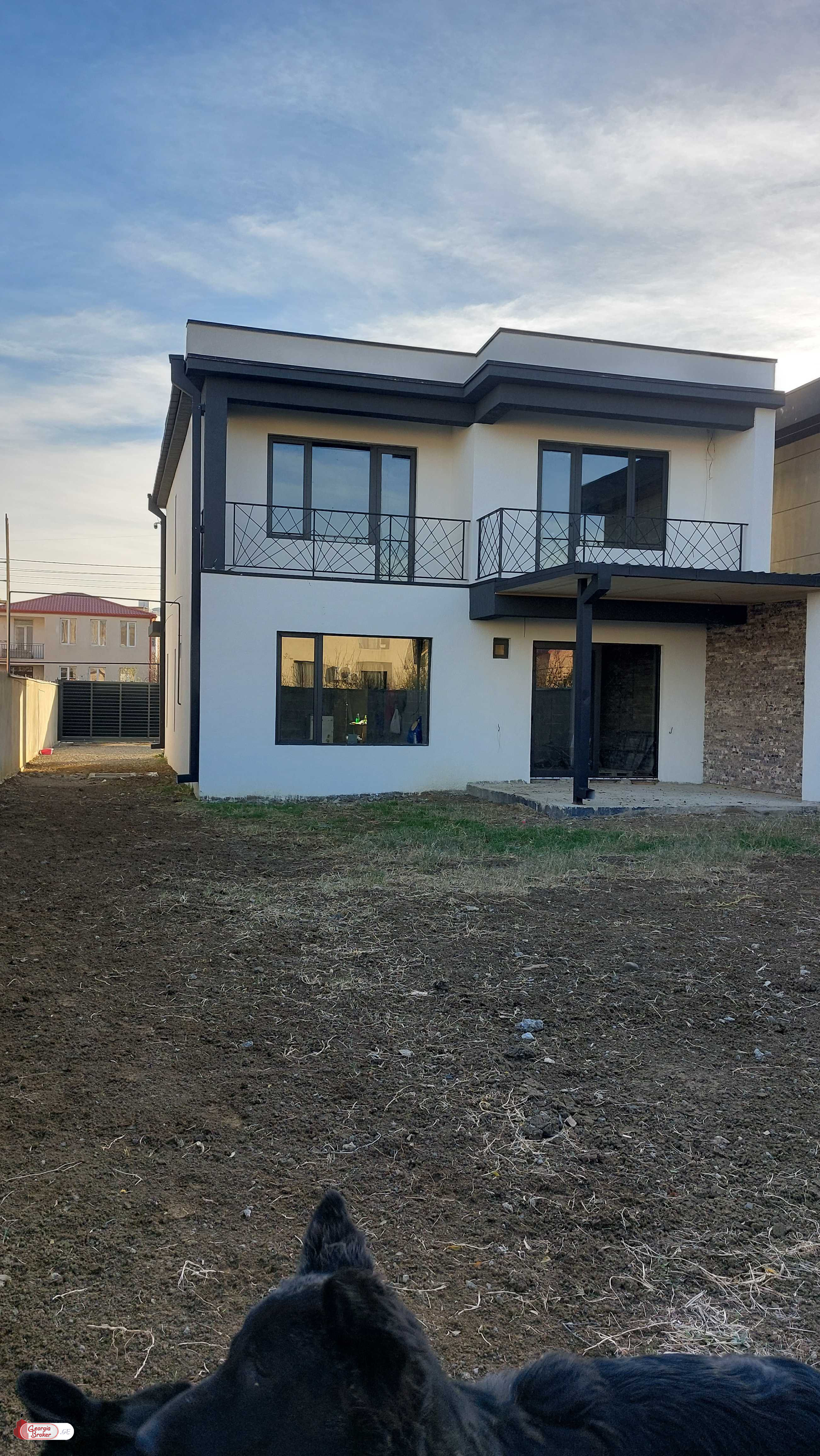 new build 9-room house for sale