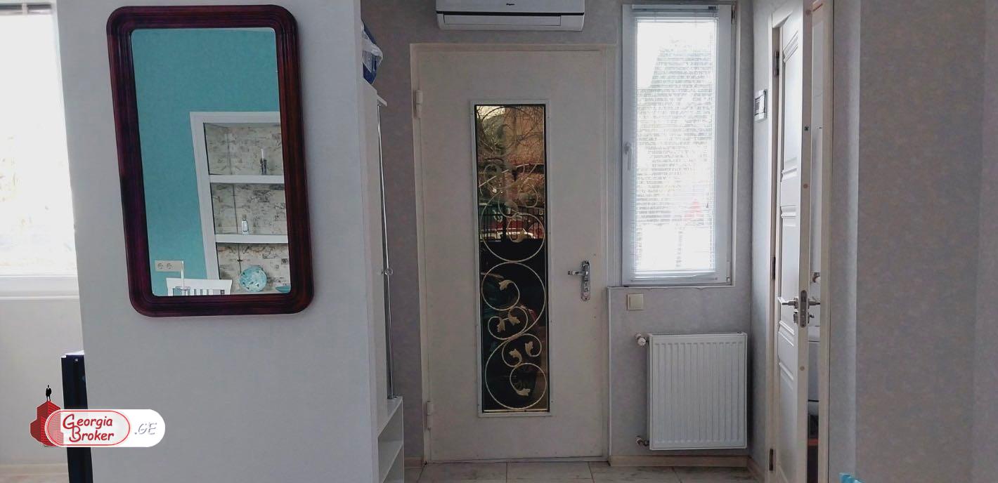 nearly repaired 2-room apartment for sale