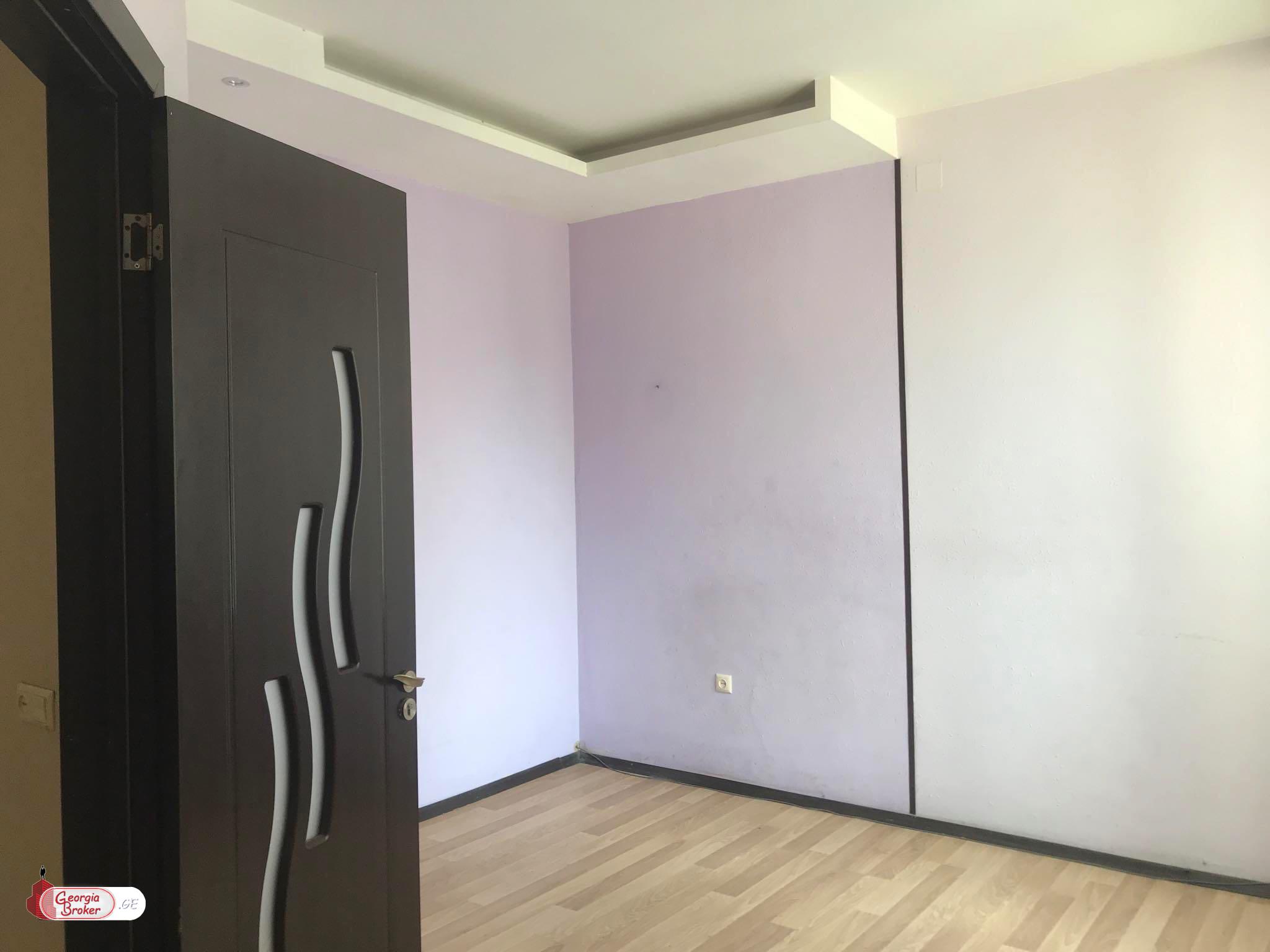 nearly repaired 3-room apartment for sale