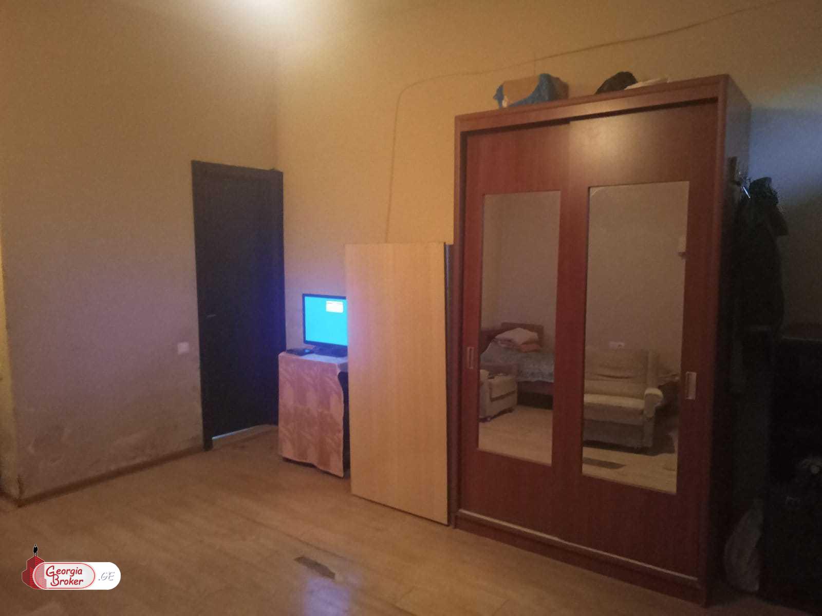 old repaired 1-room apartment for sale