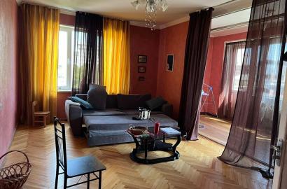 old repaired 2-room apartment for sale