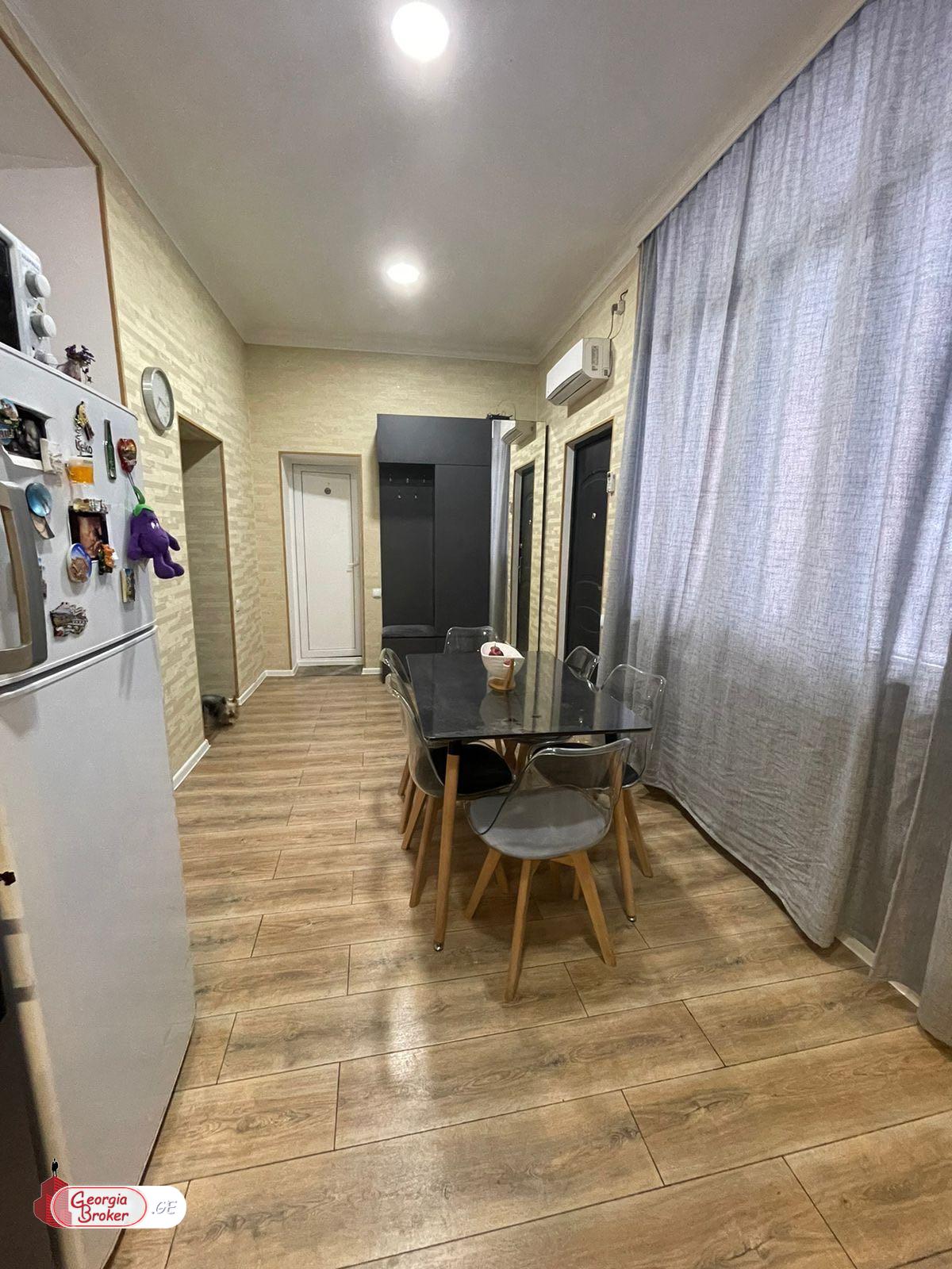 nearly repaired 6-room apartment for sale