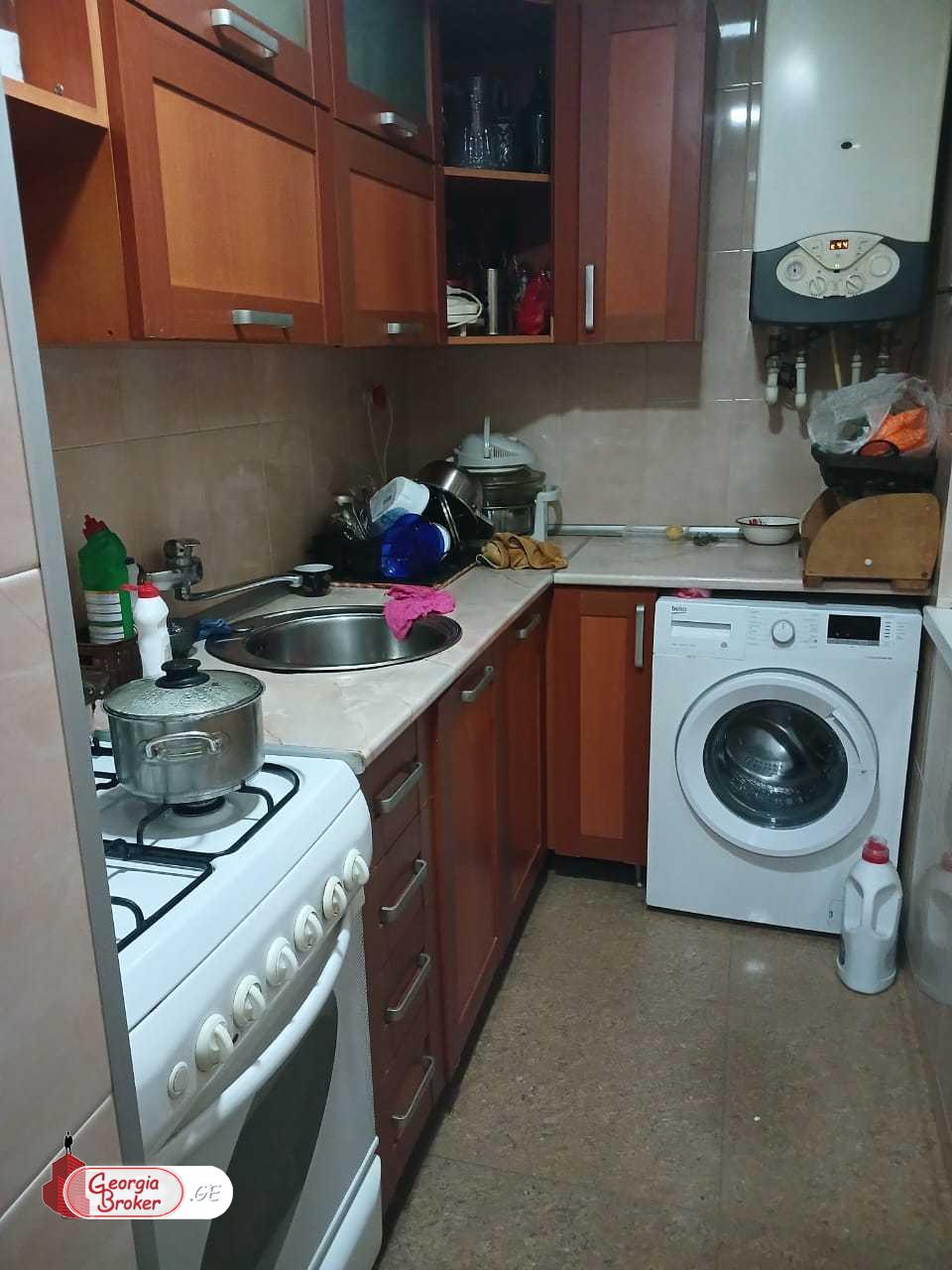 იყიდება ახალი გარემონტებული 3 ოთახიანი ბინა