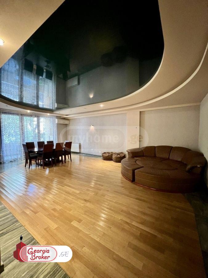 იყიდება ახალი გარემონტებული 6 ოთახიანი ბინა