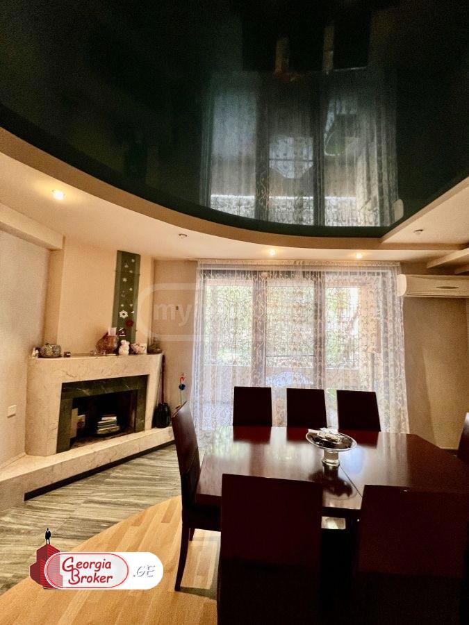 იყიდება ახალი გარემონტებული 6 ოთახიანი ბინა