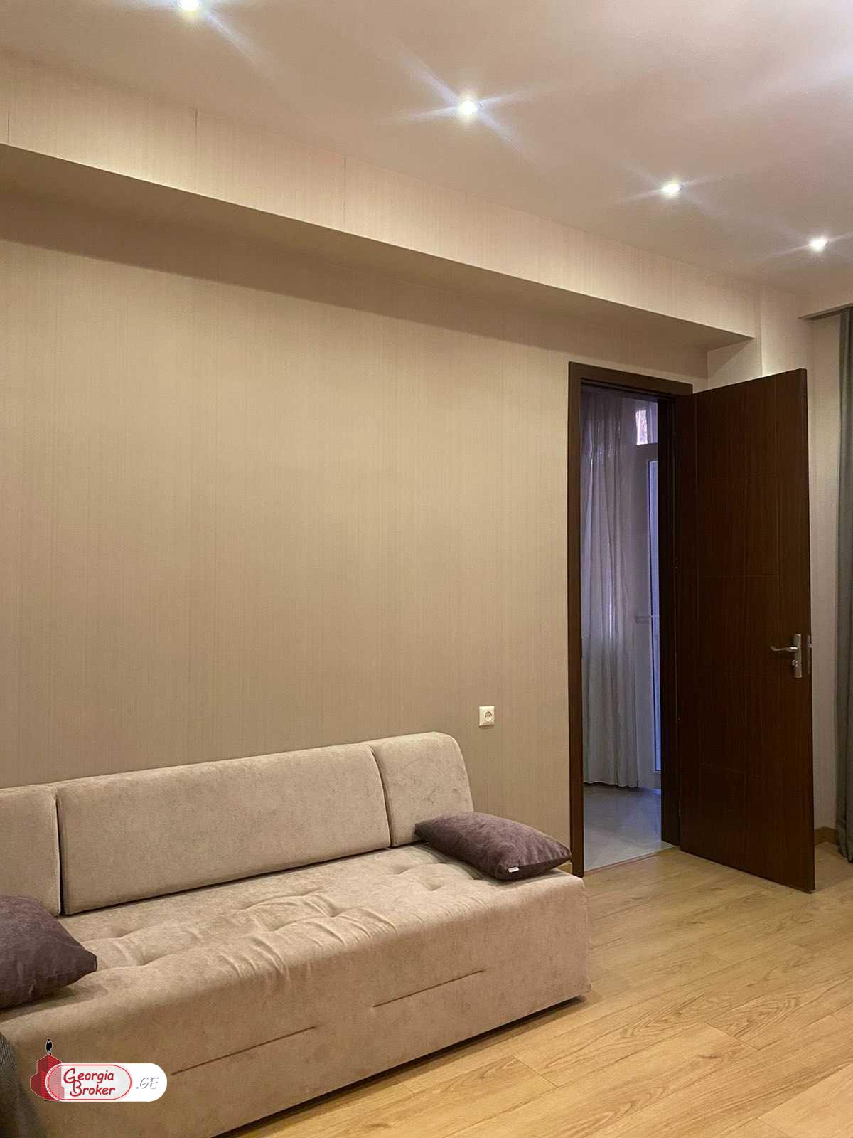 nearly repaired 3-room apartment for sale