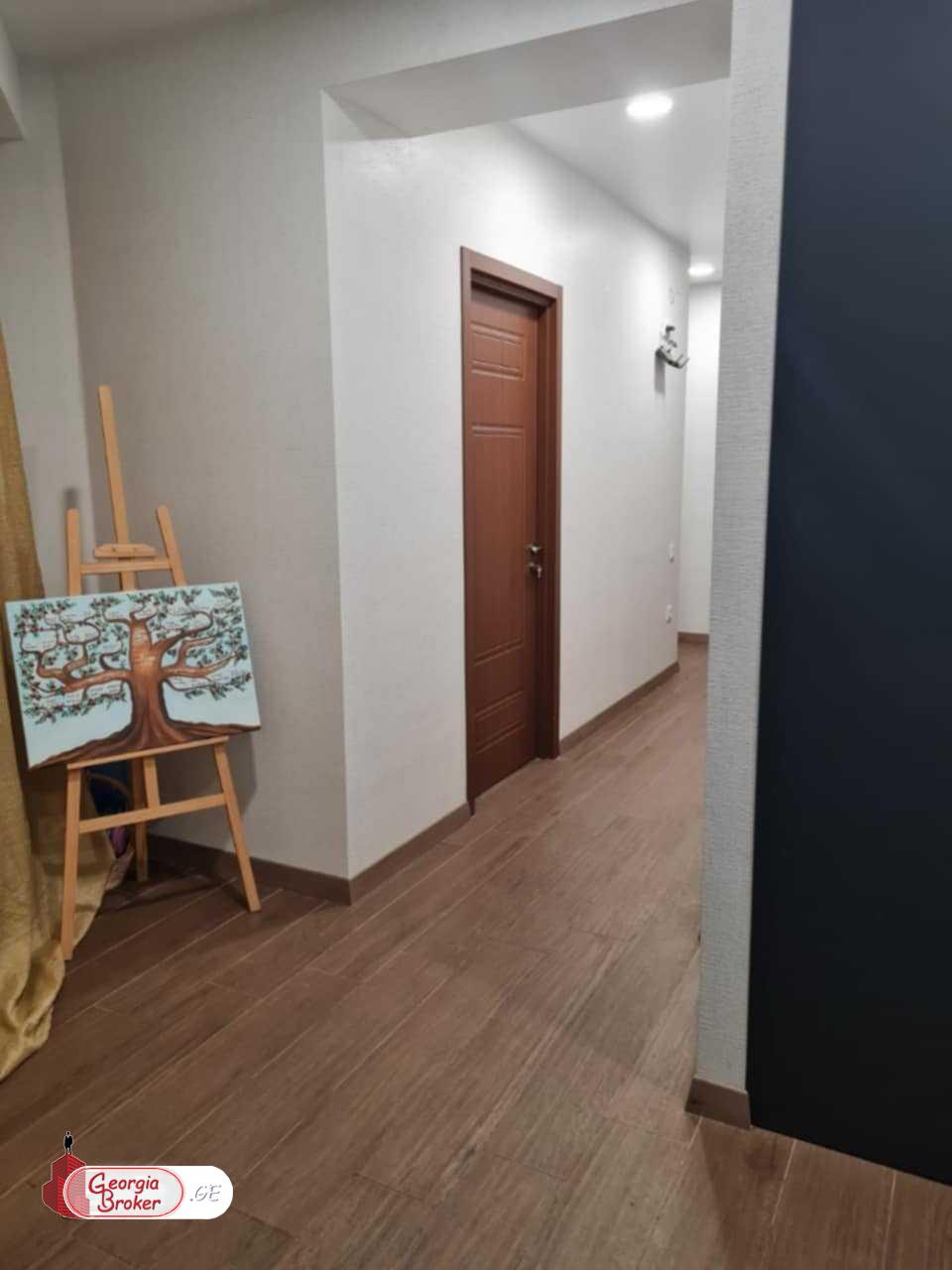 იყიდება ახალი გარემონტებული 4 ოთახიანი ბინა