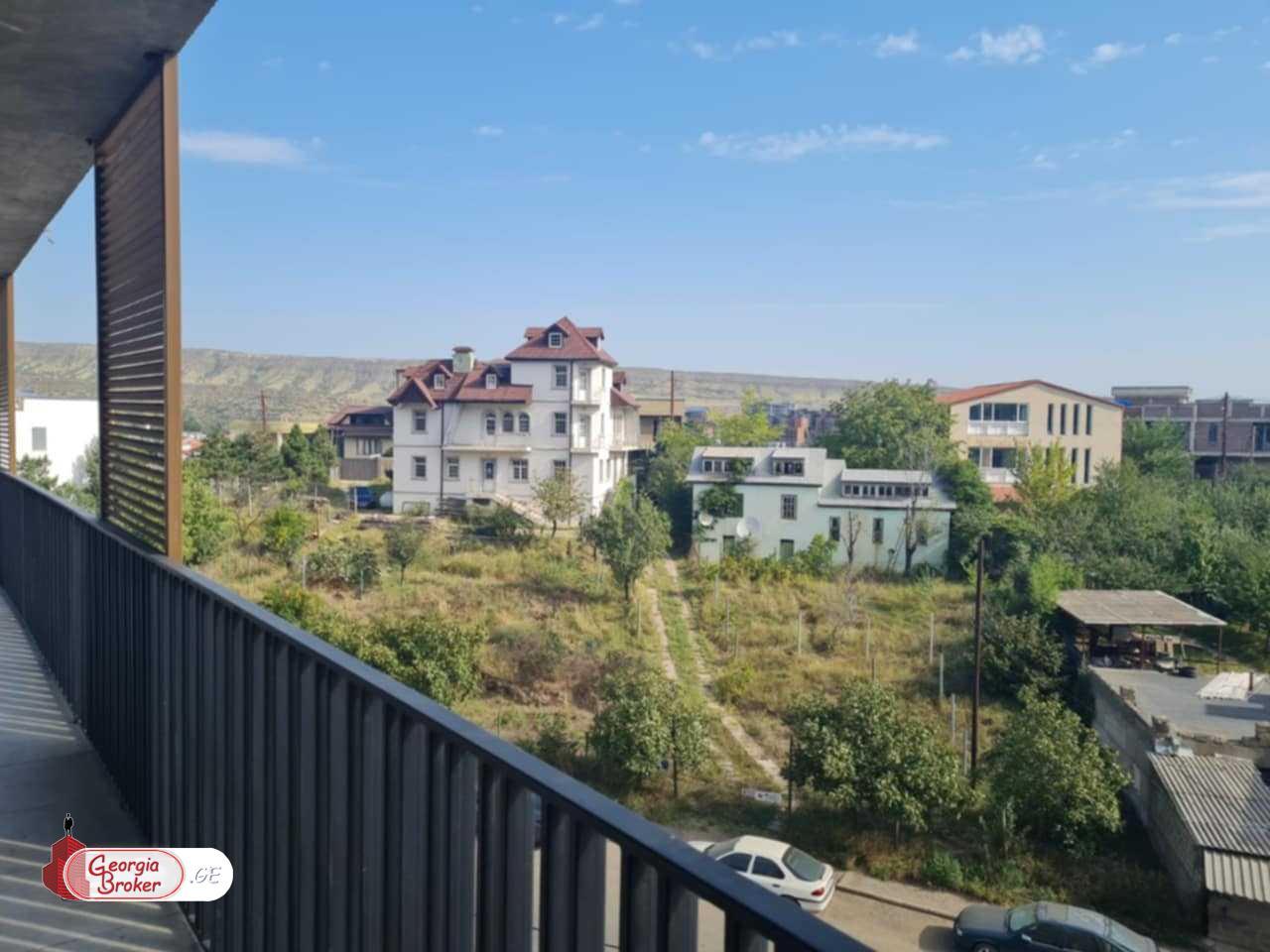 იყიდება ახალი გარემონტებული 4 ოთახიანი ბინა