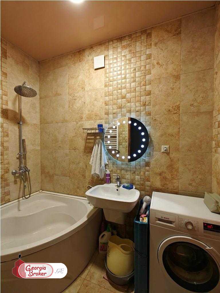 იყიდება ახალი გარემონტებული 4 ოთახიანი ბინა