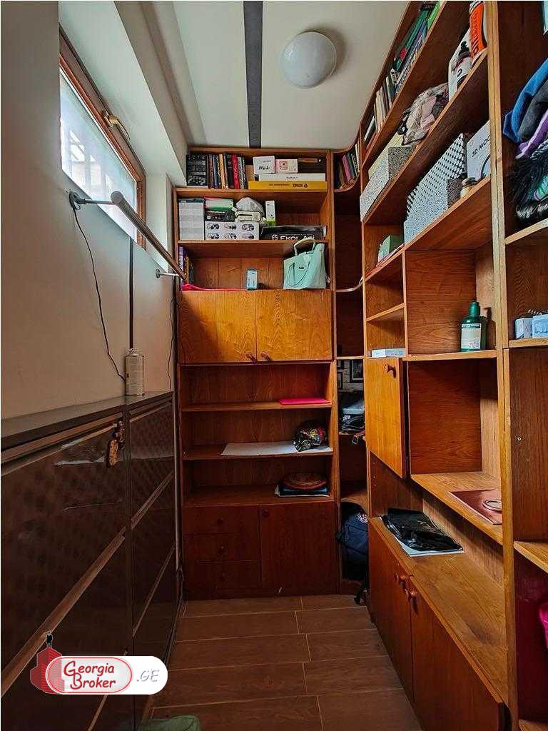 იყიდება ახალი გარემონტებული 4 ოთახიანი ბინა